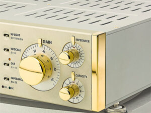 Preamplifier with gold-platedaluminium parts 